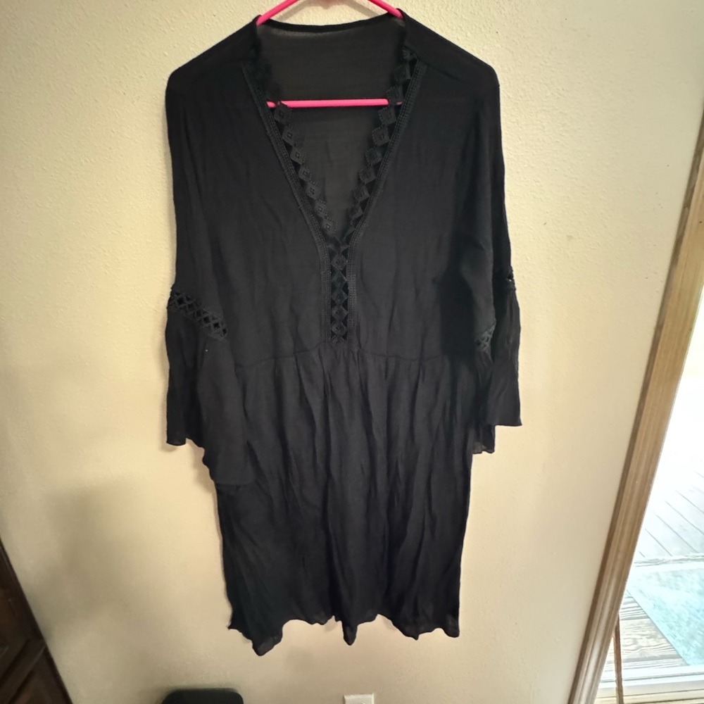 SHEIN Black Tunic Swim Coverup with 3/4 Sleeves
